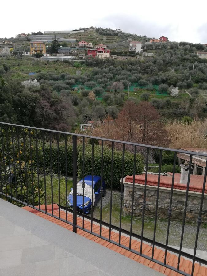 La Torretta Di Piero Con Terrazzi E Parcheggio Privato Citra Zero Zero Ottanta 31Lst0282 Apartment อิมเปรีอา ภายนอก รูปภาพ