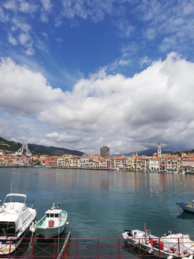 La Torretta Di Piero Con Terrazzi E Parcheggio Privato Citra Zero Zero Ottanta 31Lst0282 Apartment อิมเปรีอา ภายนอก รูปภาพ